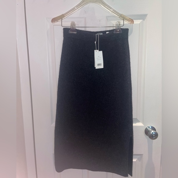 Vince Ribbed Wool & Cashmere Blend Skirt in Dark Grey/ Black - Picture 3 of 4